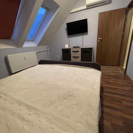 Palank Apartman Mosonmagyaróvár Dış mekan fotoğraf